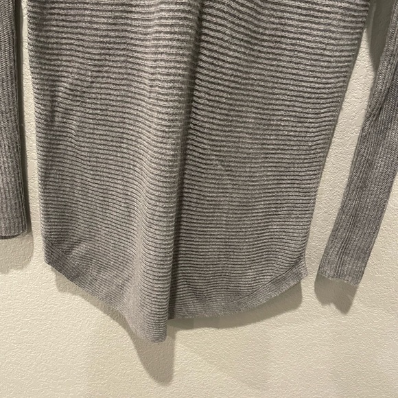Trouvé Gray Knit Crewneck Sweater Women’s Size XS - Picture 4 of 6